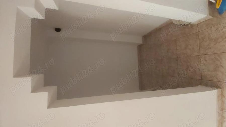 De vanzare apartament 4 camere, decomandat, zona Autogara, etaj 3. - 15