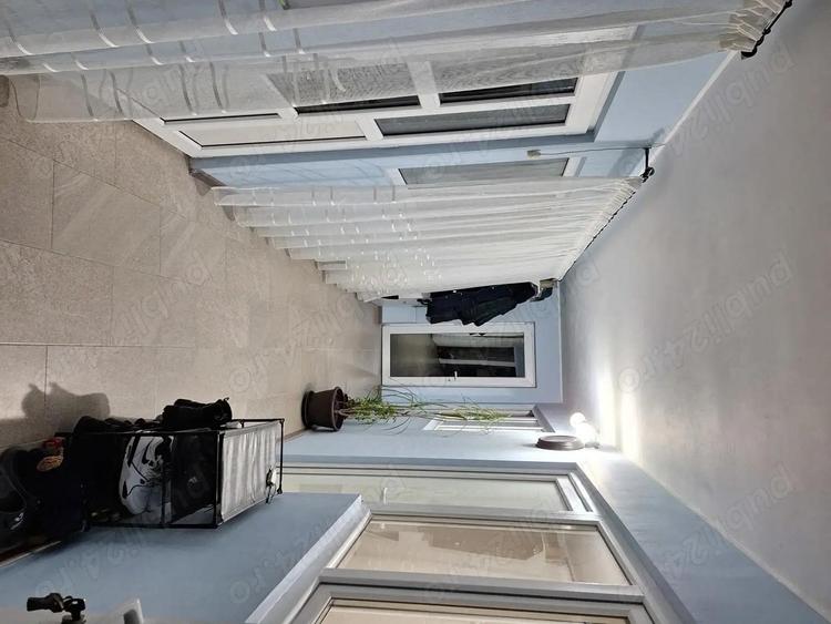 Casa de vanzare in spate la bloc privilege - 9