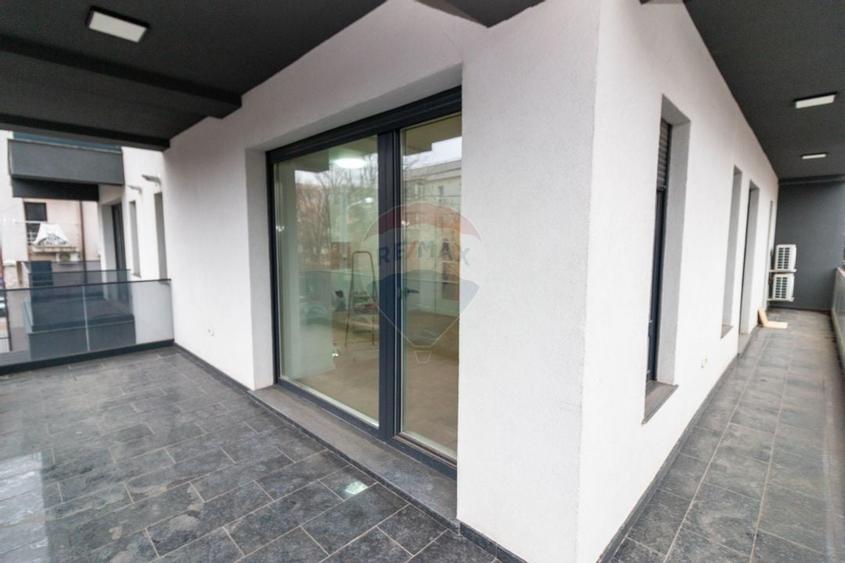 Apartament nou de 3 camere Nemobilat de inchiriat in zona Aviatiei - 9