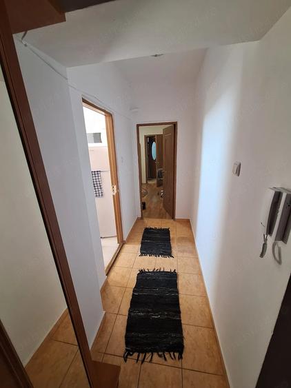 Apartament cu 2 camere semidecomandat în Girocului