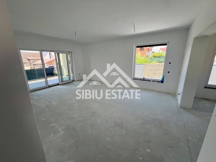 Casă Individuală cu garaj dublu de Vânzare în Șelimbăr, zona Lidl - 9