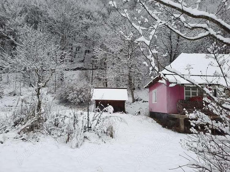 Casa ?i teren de vanzare - 4