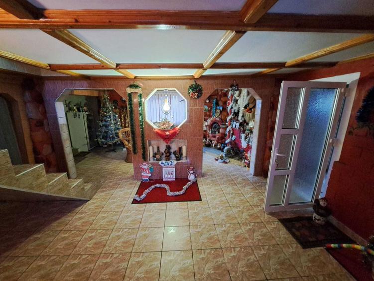 Casa de vanzare + spatiu comercial - comuna Pojorata- Centru - 5