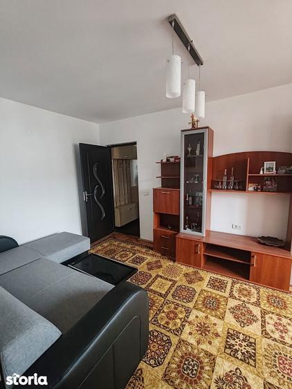 Vand apartament 2 camere et 1 din 4 - 3