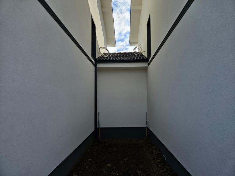 Duplex nou, P+E, 1 apartament la cheie, 1 la gri, Moșnița Veche, comision 0% - 2