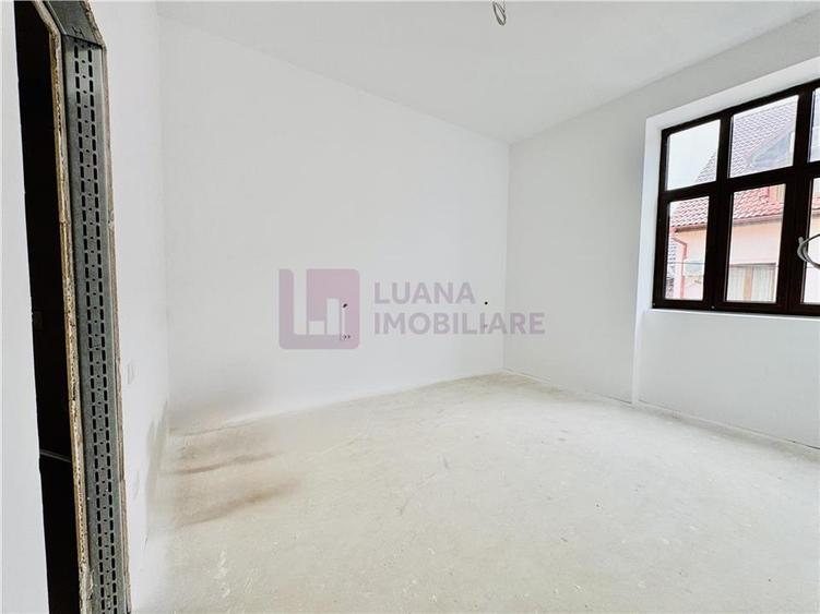 Apartament cu 3 camere de vanzare | Centru | renovat integral | pivnita - 3