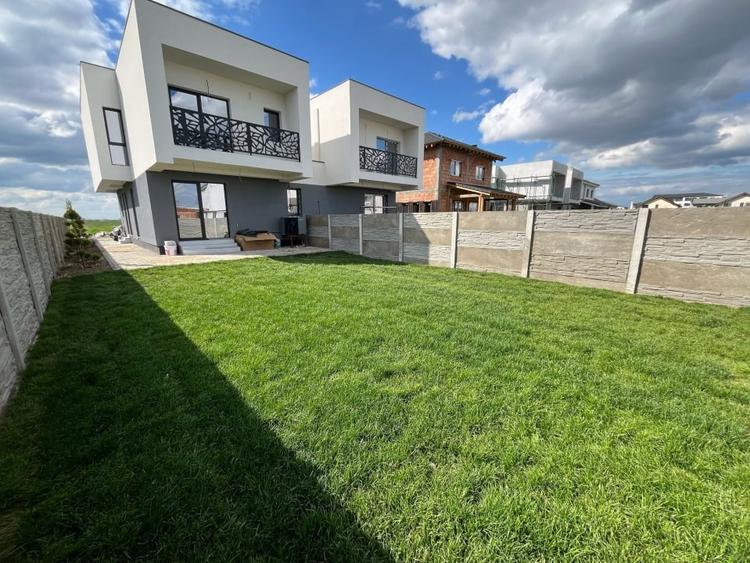 Duplex despartit prin camera tehnica - 1