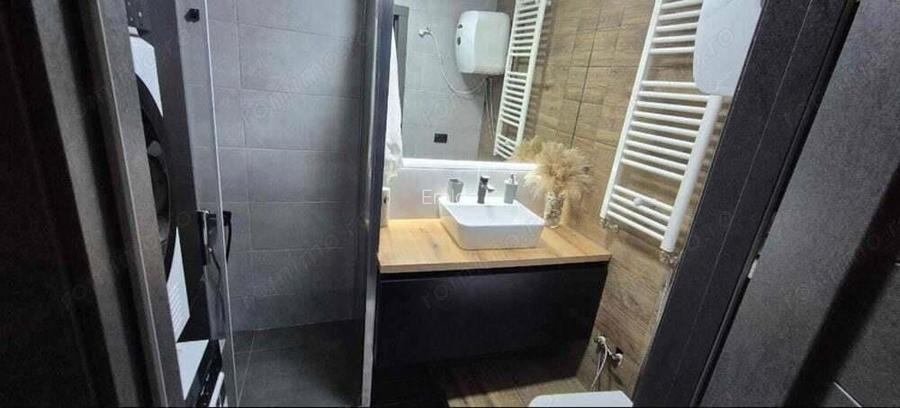 Garsoniera de inchiriat in zona 1 Decembrie 350 Euro