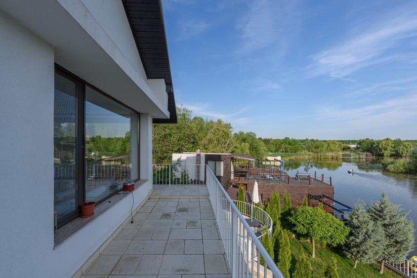 Vila eleganta pe malul lacului| Ponton si piscina| Snagov - 15
