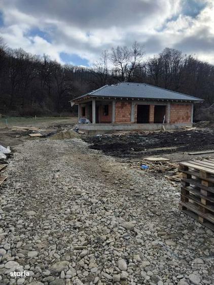 Casa la rosu in Rasnov. Brasov. - 3