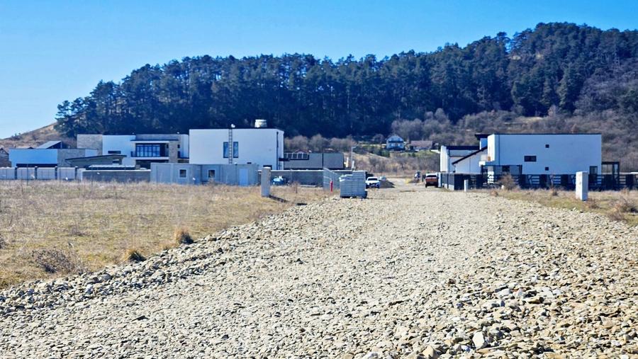 Sanpetru-Teren deosebit 760 mp – zona Dealul Lempeș, utilități, proiect casa - 2