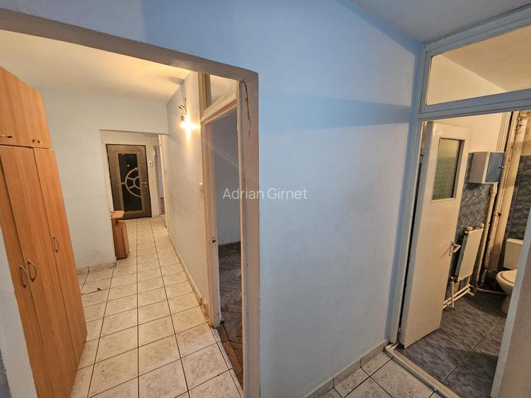 Apartament 3 camere decomandat zona Nicolina 2 Scoala Alecu Rossu