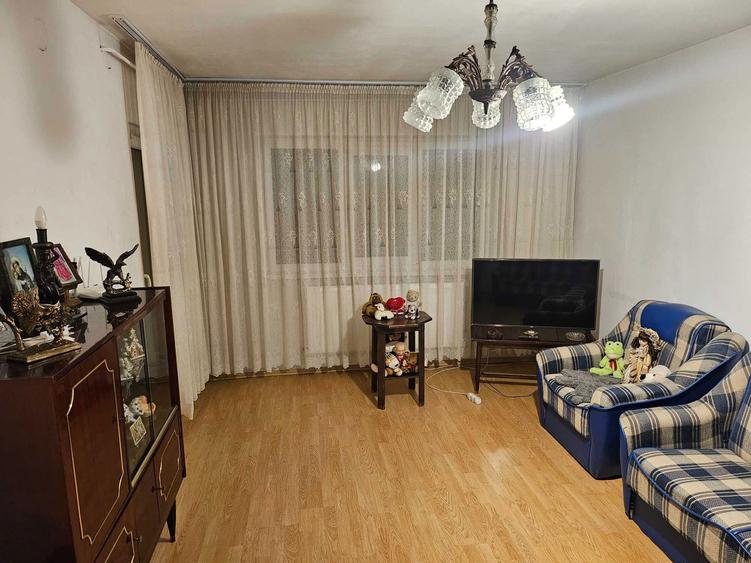 Apartament cu 3 camere decomandat,zona apusului sector 6. - 1