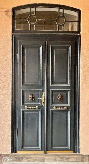 Casa ultracentrala renovata ,mansardabila - 1