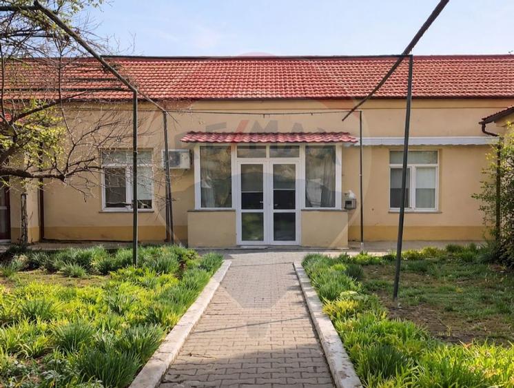 Casă  cu curte de inchiriat Bd Mamaia Constanta - 1