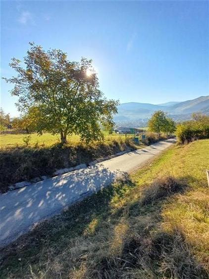 Teren de vanzare in Rasinari posibilitate de racordare la curentul electric - 4