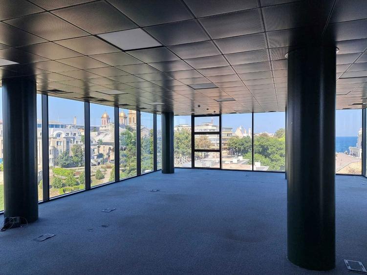 Spatiu de inchiriare - etaj 3 - Poarta 1 - 3