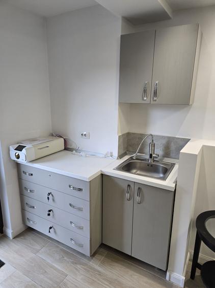 Salon de infrumusetare complet utilat zona centrala - 7