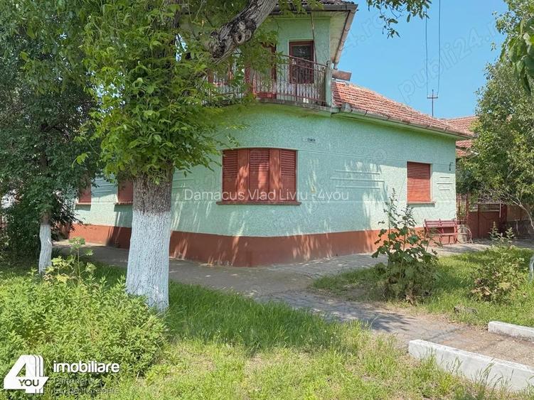 Casa 4 camere in Ineu str.Octavian Goga, teren 1079 mp pe col? Casa 4 camere in Ineu str.Octavian Goga, teren 1079 mp pe col?