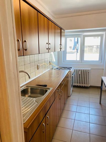 Apartament spațios cu 4 camere, vedere spectaculoasă către Palatul Parlamentului - 23