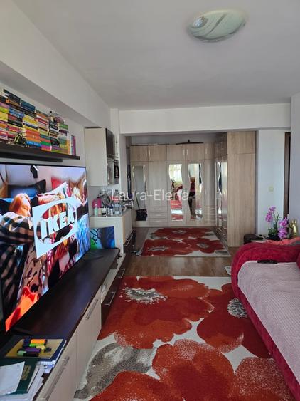 Apartament cu 2 camere decomandat în Ultimul leu