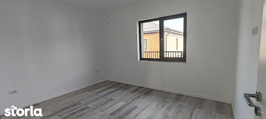Casă cu 4 camere cu Teren 500 Mp în Clinceni