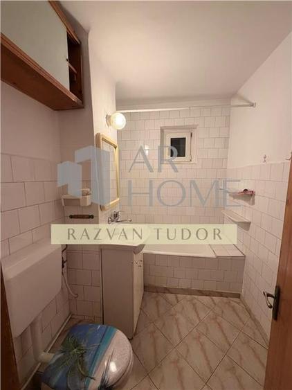 Apartament 3 camere ,centrala proprie,  in Ploiesti ,  P-ta M. Viteazu - 8