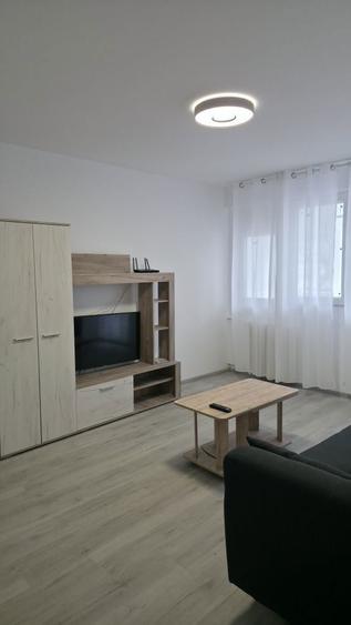 Apartament 2 camere Sect. 4 la prima inchiriere, renovat, zona linista - 2