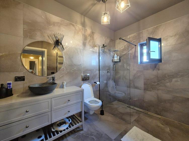 Vila parter, mobilată și utilată, Via Carmina, Arad, comision 0 - 10