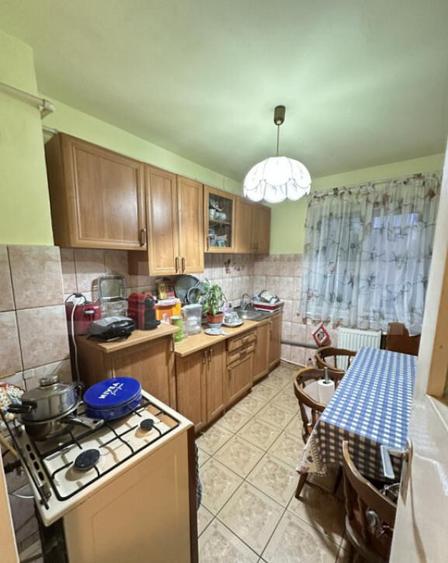 Apartament cu 4 camere, semidecomandat, Deva, zona lini?ti - 1