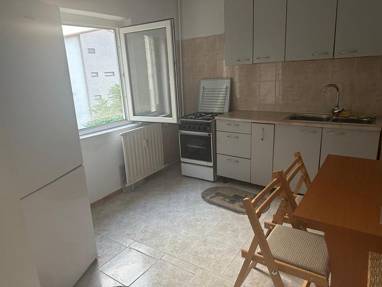 Lujerului- Dreptății - metrou -garsonieră 42 mp cu balcon închis, AC, mobilată - 1