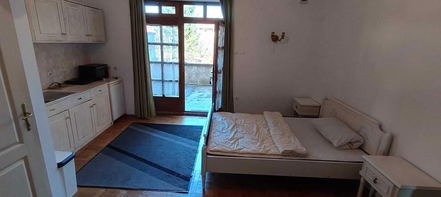 Inchiriez central garsoniera camera cu terasa in casa str Iorga - 6