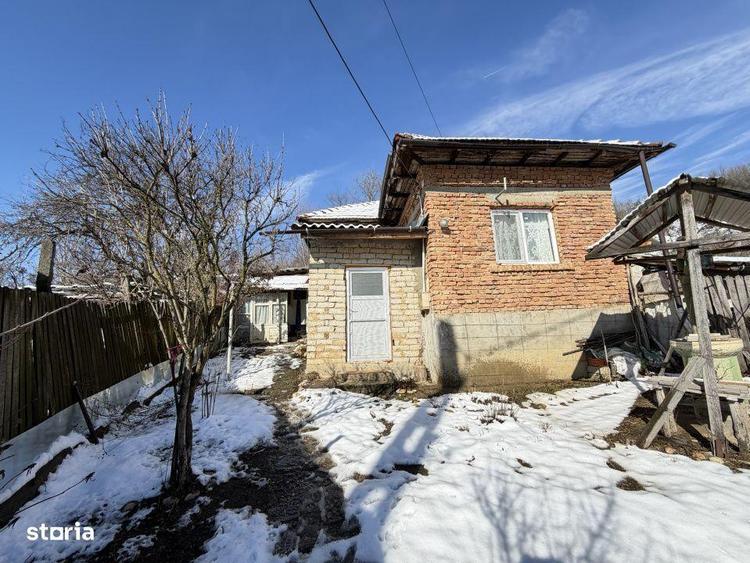 Casa Batraneasca la 8 km de Topoloveni - 12