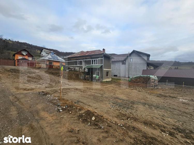 Casa cu 4 camere, demisol si teren 300 mp, Mihoesti, Campeni - 9