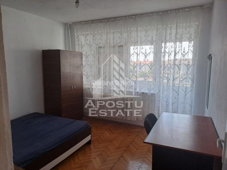 Apartament 3 camere, decomandat, Zona Spitalului Judetean