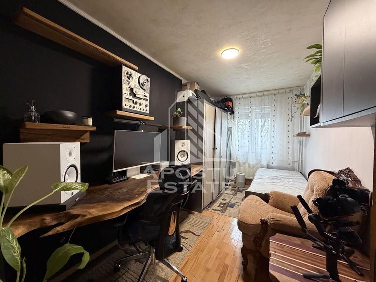 Apartament cu 7 camere,2 bai,decomandat,etajul 1,zona Buziasului - 3