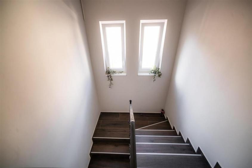 RECO, VILA MODERNA 7 DORMITOARE, BAILE 1 MAI - 22