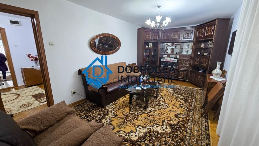 STRADA VICTORIEI - 3 CAMERE DECOMANDAT, ETAJ 1 ,CENTRALA GAZ - 2