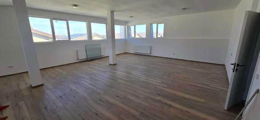 Casa de inchiriat ideala pentru locuinta sau activitate profesionala - 8