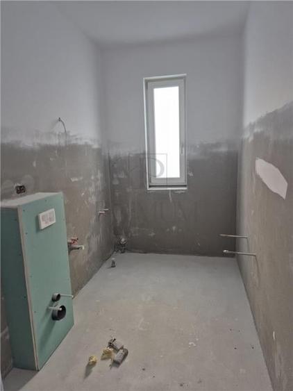 Duplex superb cu 4 dormitoare - teren 330 mp - locatie foarte buna - 13