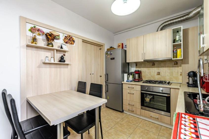 Vand apartament cu 3 camere bloc Via Romana - 6