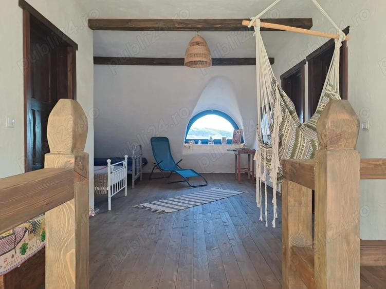 Vand mini complex tradi?ional: o casa maramure?eana, o casu?a de hobbit ?i doua case bucovinene - 8