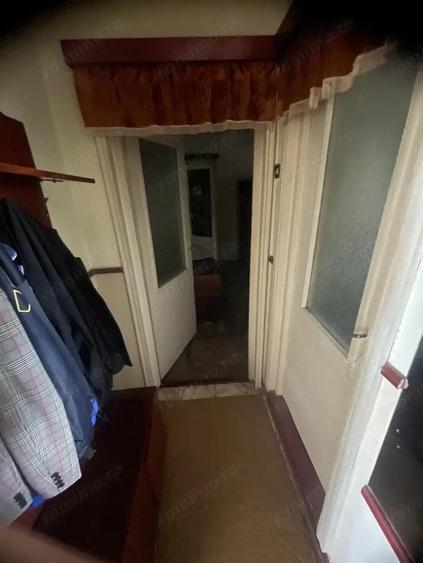 Apartament cu 2 camere de vanzare, et intermediar, cart Dealul Florilor - 7