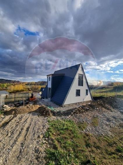 Casa A-Frame la Breaza | Relaxare & profit | 1.200 €/lună din turism - 1