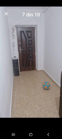 Vand apartament doua camere la Demisol zona Salaj sec 5 pret 69.500 E. - 3