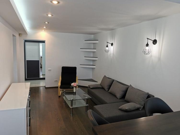 Apartament cu 2 camere semidecomandat în Bucur Obor
