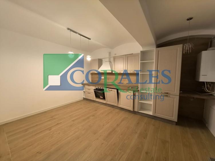 Apartament cu 2 camere decomandat, mobilat în Sinaia