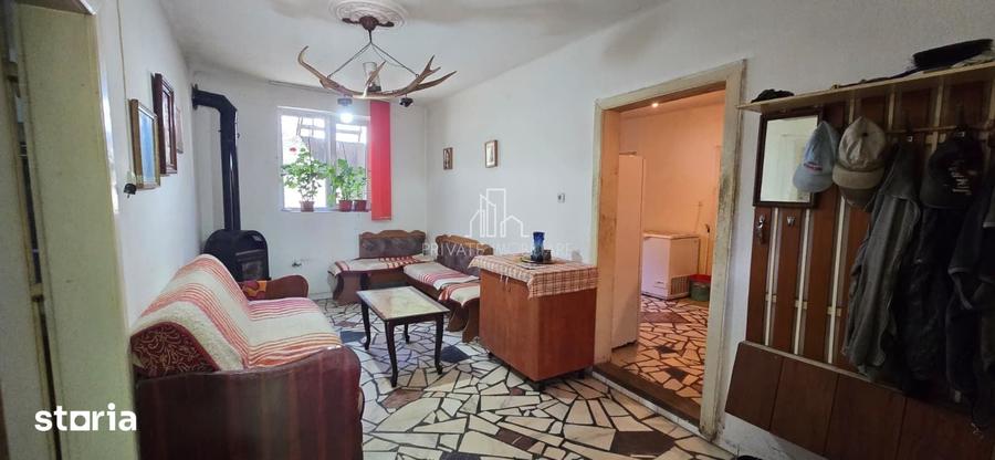 Casă cu 4 camere cu Teren 400 Mp în Central
