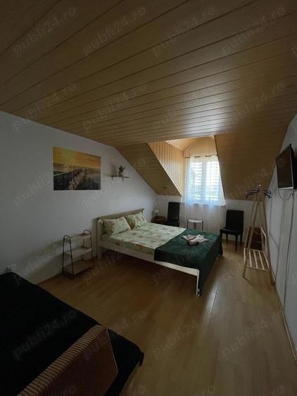 Casă cu 10 camere cu Teren 300 Mp în Nord