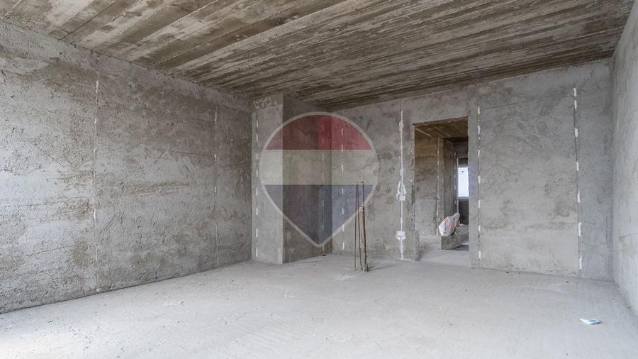 Casă individuală cu 14 camere cu Teren 929 Mp în Cărpiniș